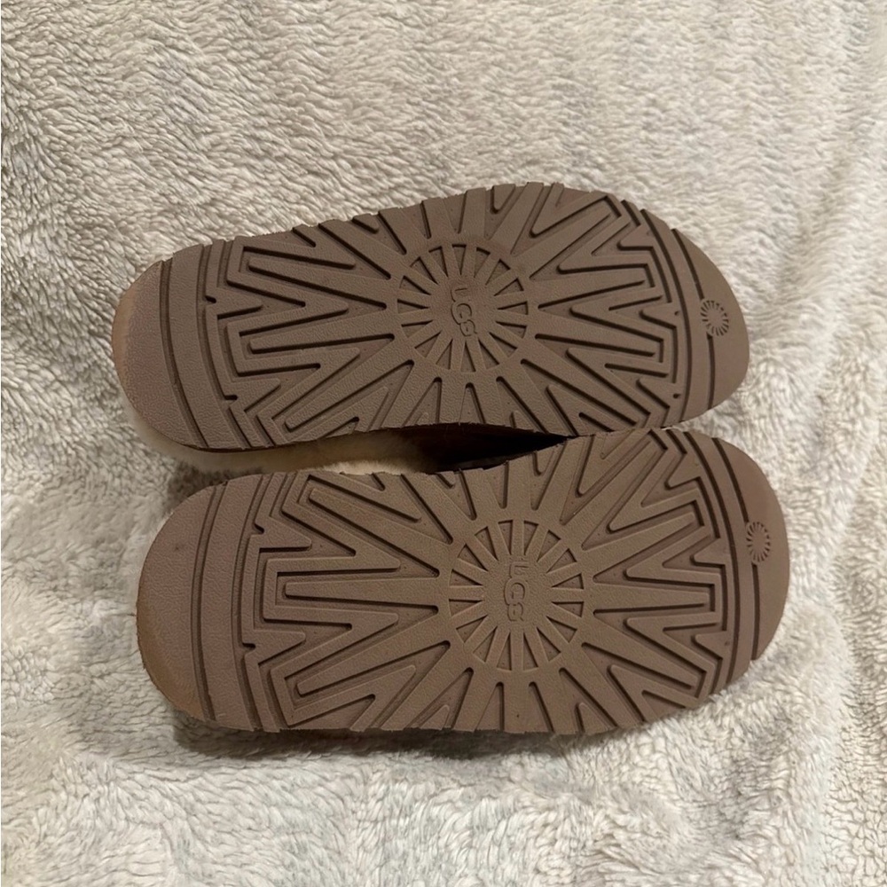 UGG slippers - Picture 4 of 6